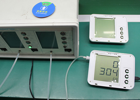 Air Leak and Static Pressure Accuracy Tests of Blood pressure Monitor