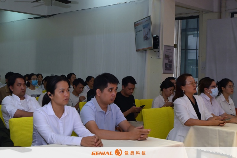 八月启动会_美化03_副本.jpg